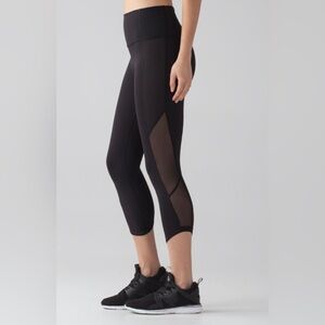 Lululemon Body Con Crop Black Leggings Size 6